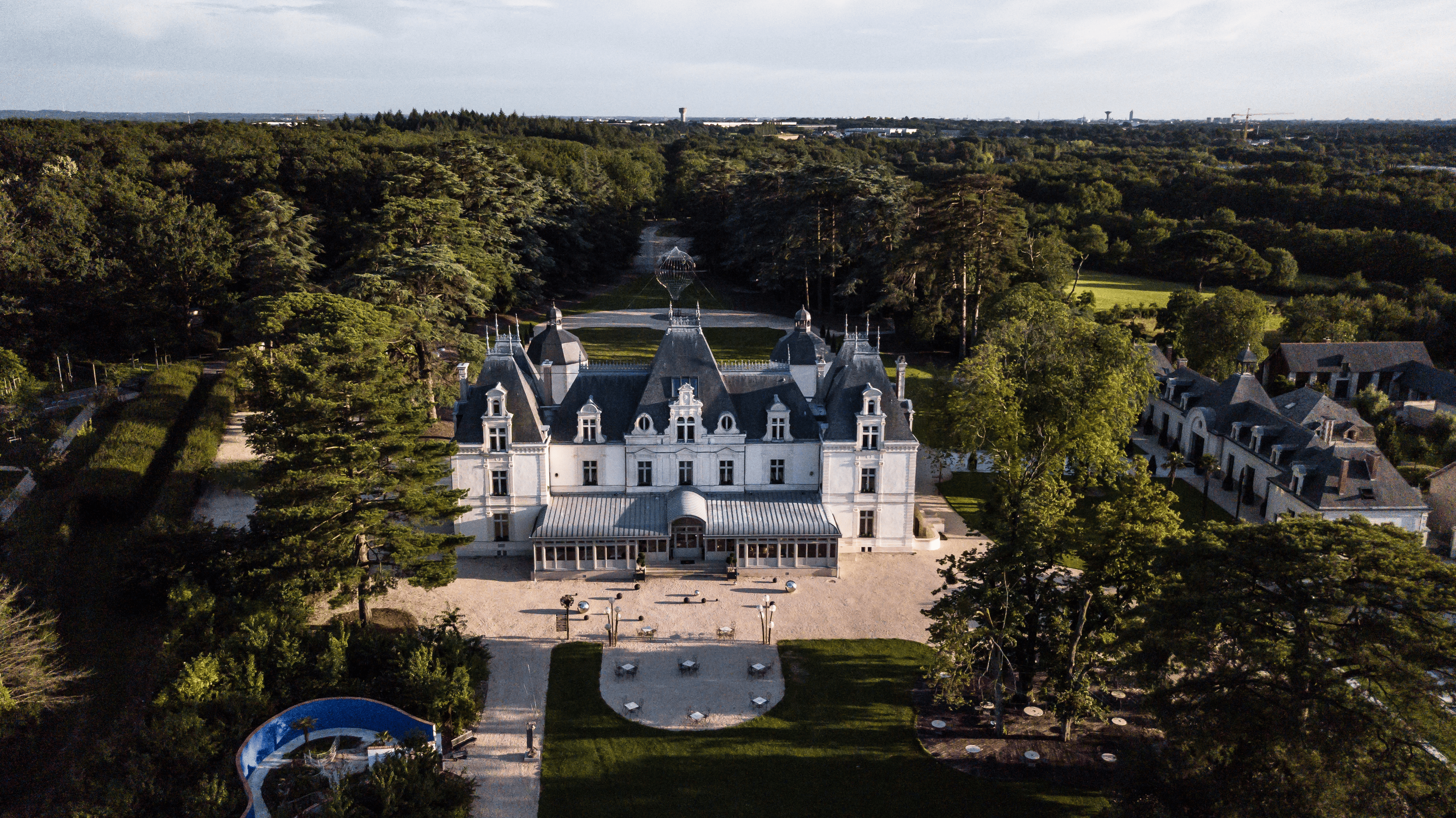 ch-teau-de-maubreuil-luxury-hotel-in-nantes-france-small-luxury